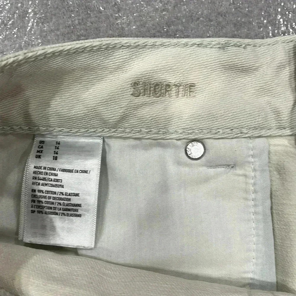 ❤️2/$30❤️[14]American Eagle Light Washed Stretch Shortie  Shorts - Picture 5 of 5